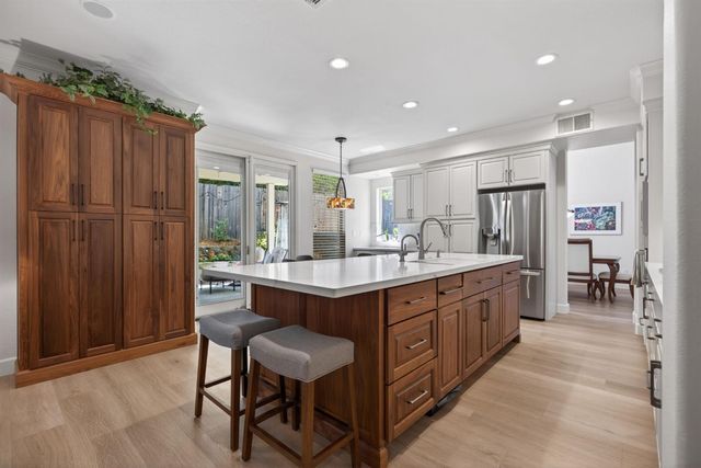 4908 Regal Ct, Rocklin, CA 95765