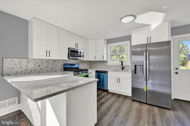 19 BELHAVEN DR, Nottingham, MD 21236