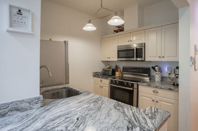 106 13th Street 203, Boston, MA 02129