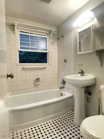 442 Clearview Drive U9, Euclid, OH 44123