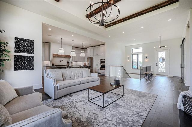 8512 N Booth Avenue, Kansas City, MO 64157