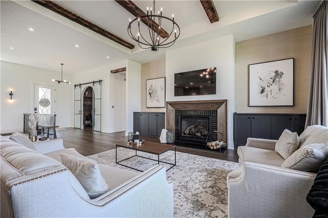 8512 N Booth Avenue, Kansas City, MO 64157