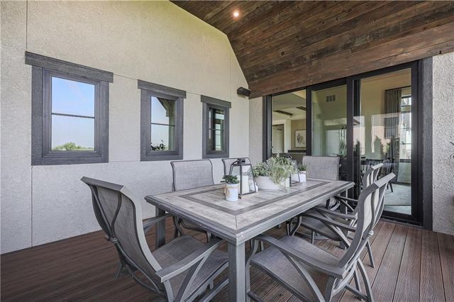 8512 N Booth Avenue, Kansas City, MO 64157