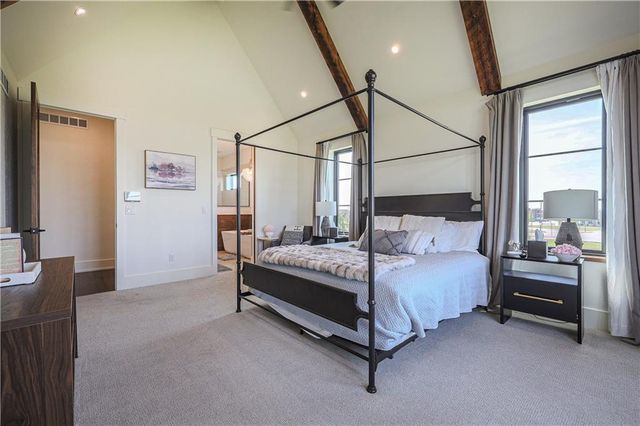 8512 N Booth Avenue, Kansas City, MO 64157