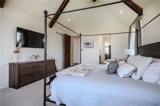 8512 N Booth Avenue, Kansas City, MO 64157