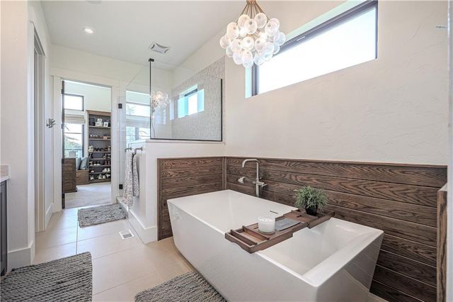 8512 N Booth Avenue, Kansas City, MO 64157