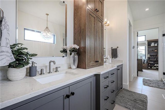 8512 N Booth Avenue, Kansas City, MO 64157