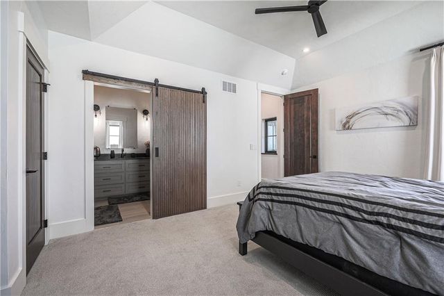 8512 N Booth Avenue, Kansas City, MO 64157