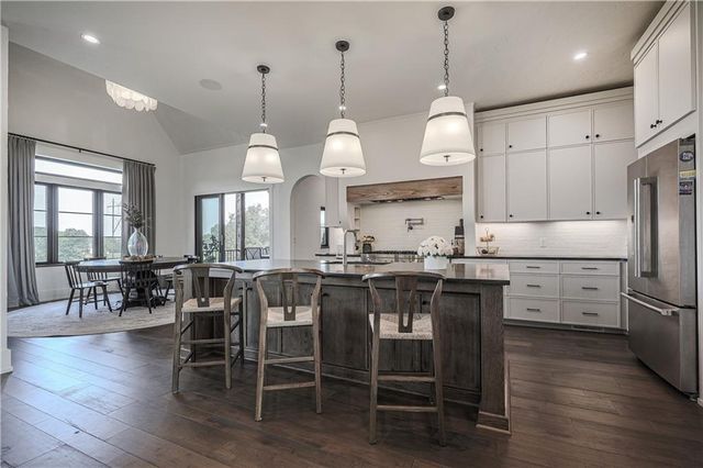 8512 N Booth Avenue, Kansas City, MO 64157