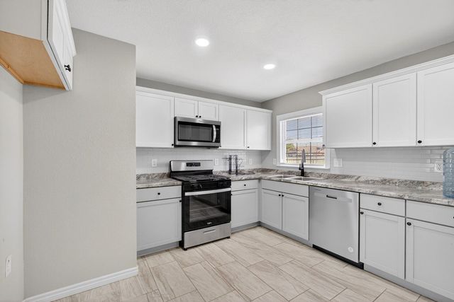 4005 Pleasant Dr, Midland, TX 79703