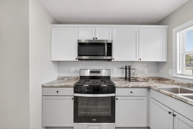 4005 Pleasant Dr, Midland, TX 79703