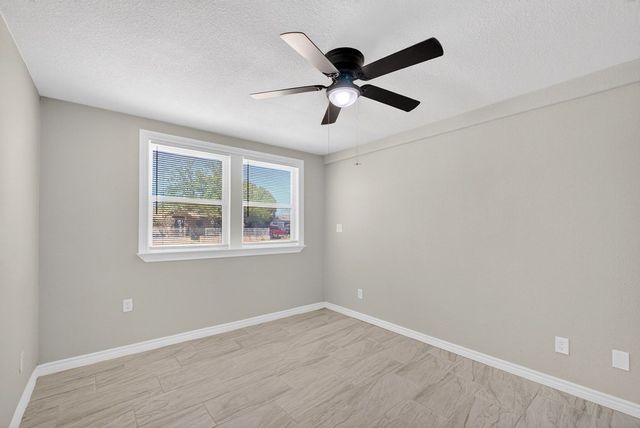 4005 Pleasant Dr, Midland, TX 79703