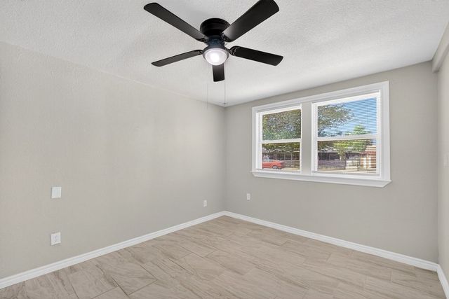 4005 Pleasant Dr, Midland, TX 79703