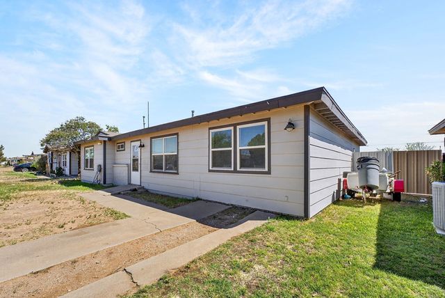 4005 Pleasant Dr, Midland, TX 79703