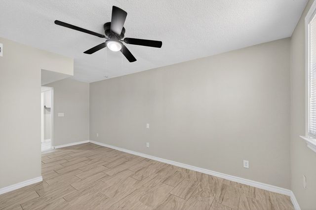 4005 Pleasant Dr, Midland, TX 79703