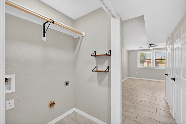 4005 Pleasant Dr, Midland, TX 79703