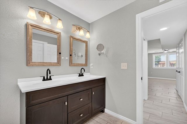 4005 Pleasant Dr, Midland, TX 79703