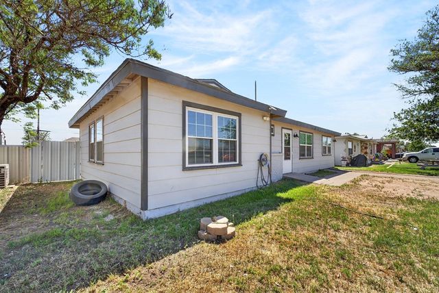 4005 Pleasant Dr, Midland, TX 79703