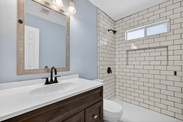 4005 Pleasant Dr, Midland, TX 79703