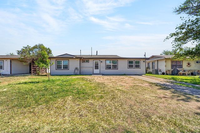 4005 Pleasant Dr, Midland, TX 79703