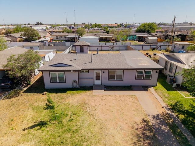 4005 Pleasant Dr, Midland, TX 79703