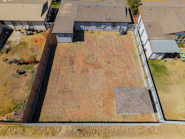 4005 Pleasant Dr, Midland, TX 79703