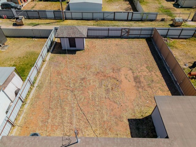 4005 Pleasant Dr, Midland, TX 79703