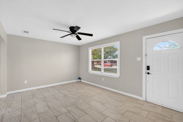 4005 Pleasant Dr, Midland, TX 79703