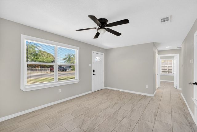 4005 Pleasant Dr, Midland, TX 79703