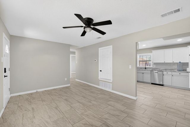 4005 Pleasant Dr, Midland, TX 79703