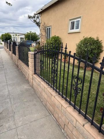 444 W Buckthorn, Inglewood, CA 90301