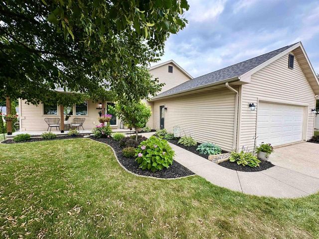 3238 ISAAC LANE, Oshkosh, WI 54902
