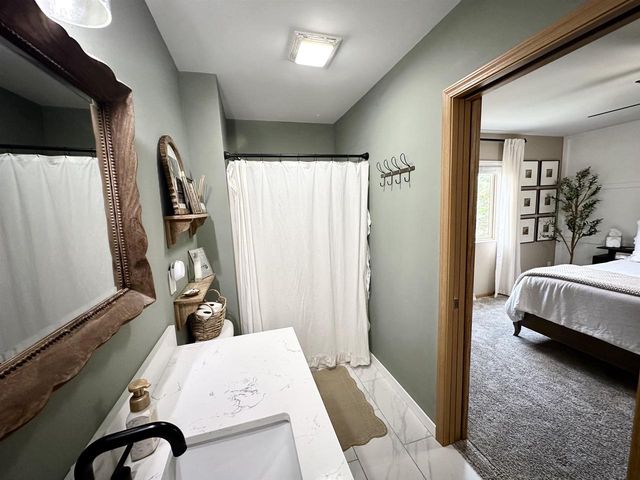 3238 ISAAC LANE, Oshkosh, WI 54902