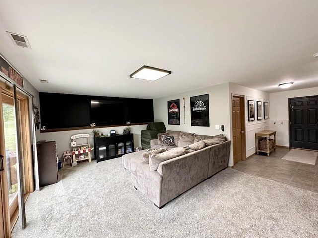 3238 ISAAC LANE, Oshkosh, WI 54902
