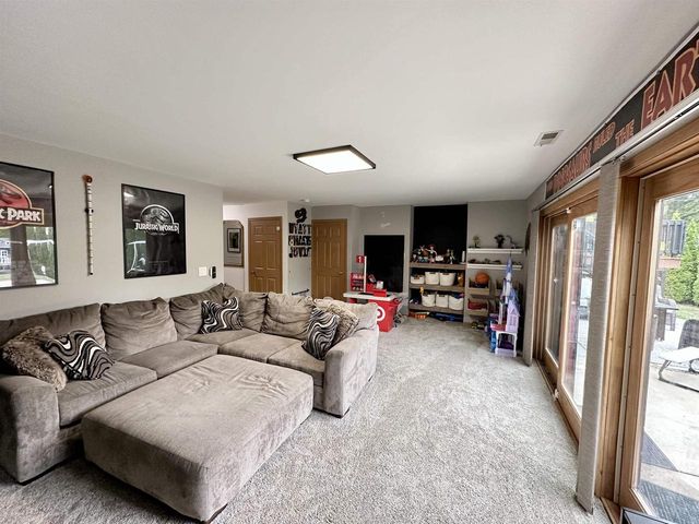 3238 ISAAC LANE, Oshkosh, WI 54902
