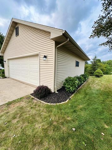 3238 ISAAC LANE, Oshkosh, WI 54902