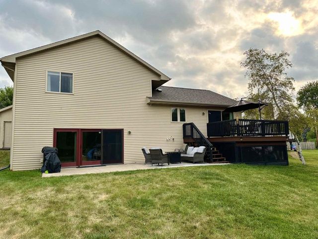 3238 ISAAC LANE, Oshkosh, WI 54902