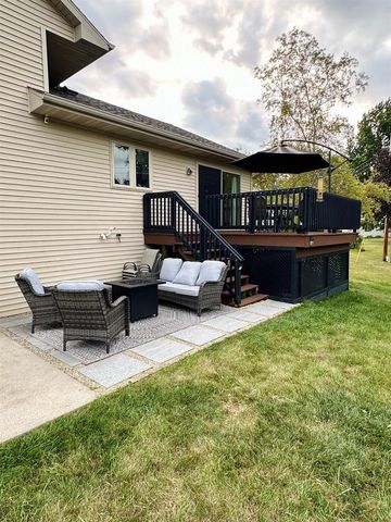 3238 ISAAC LANE, Oshkosh, WI 54902