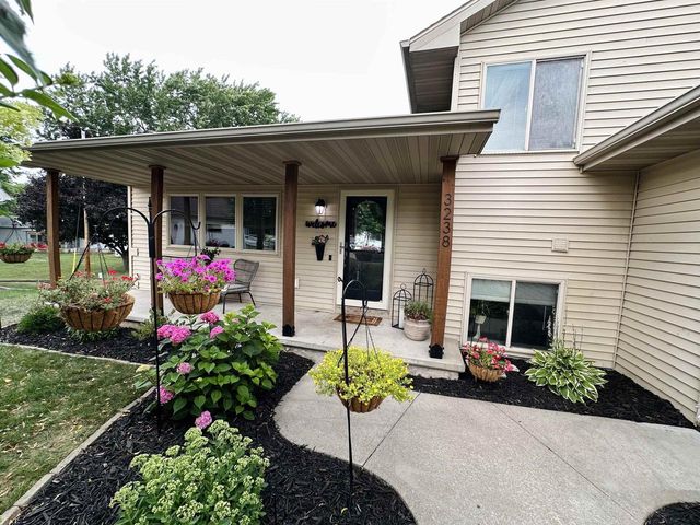3238 ISAAC LANE, Oshkosh, WI 54902