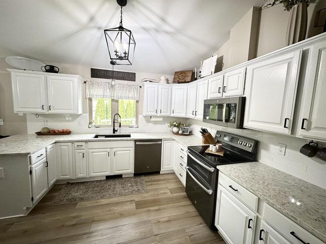 3238 ISAAC LANE, Oshkosh, WI 54902