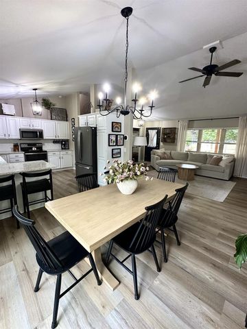 3238 ISAAC LANE, Oshkosh, WI 54902
