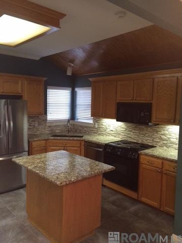 3948 Preakness Dr, Baton Rouge, LA 70816