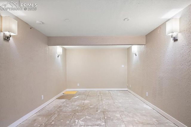 1313 N Blue Lake Lane, Pueblo, CO 81007