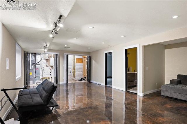 1313 N Blue Lake Lane, Pueblo, CO 81007