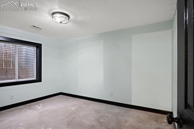 1313 N Blue Lake Lane, Pueblo, CO 81007