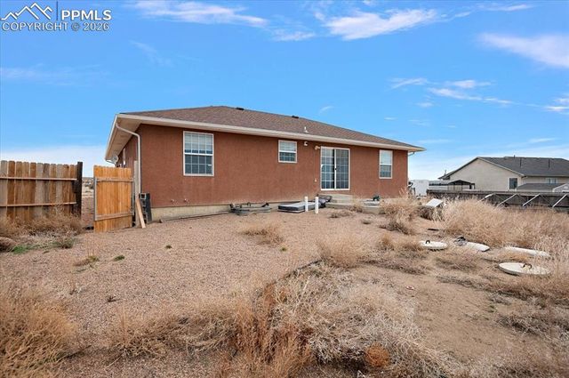 1313 N Blue Lake Lane, Pueblo, CO 81007