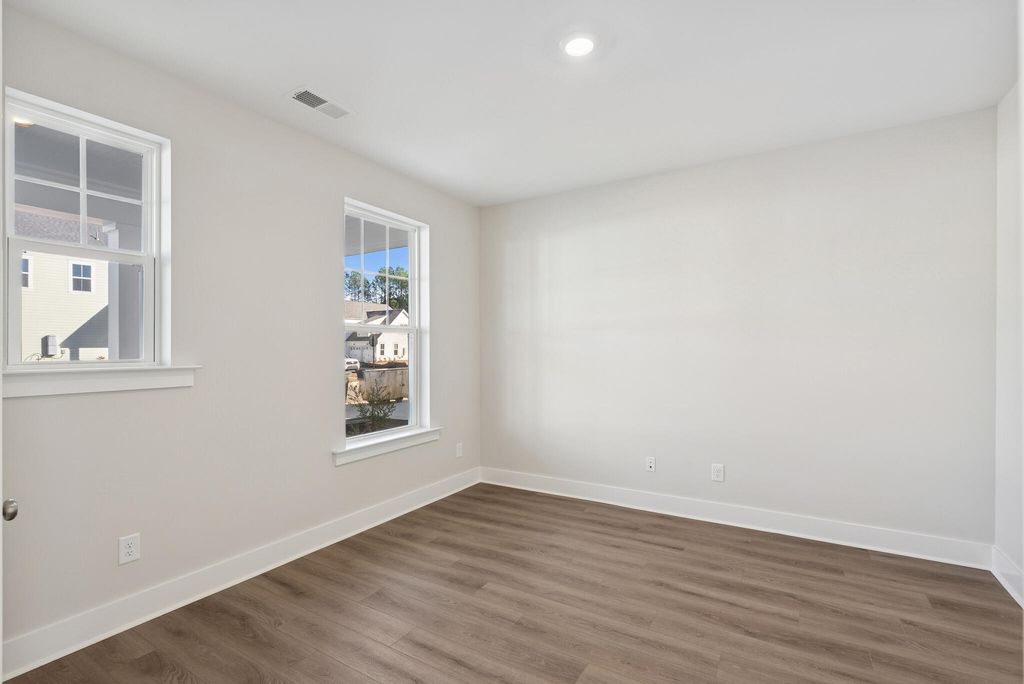 Image 10 of property listing at 400 Brightside Trail, Summerville, SC 29486