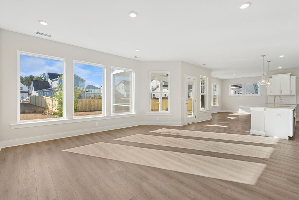 Image 5 of property listing at 400 Brightside Trail, Summerville, SC 29486