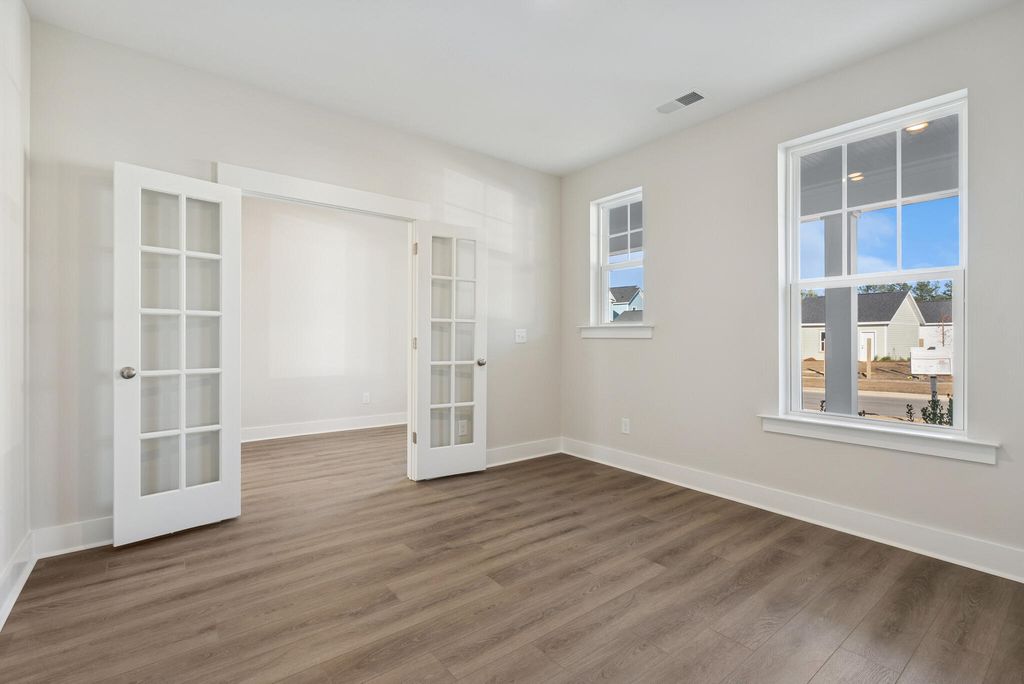 Image 9 of property listing at 400 Brightside Trail, Summerville, SC 29486