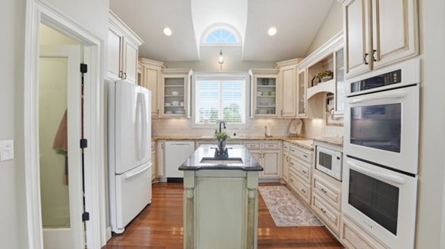 102 Highpoint Blvd, Tullahoma, TN 37388